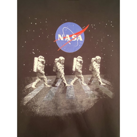 Awesome NASA Walking Astronauts In Space Shirt - Size S * k307 - Picture 5 of 8